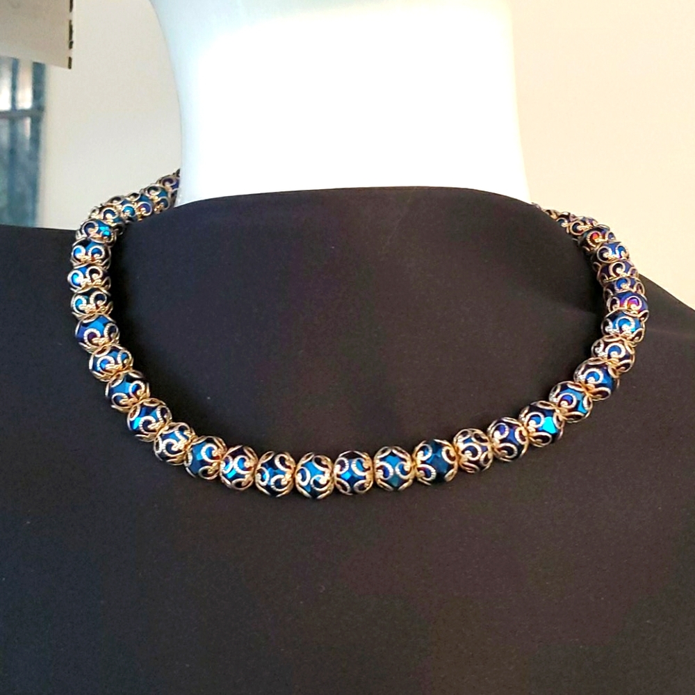 Ladies Necklace.